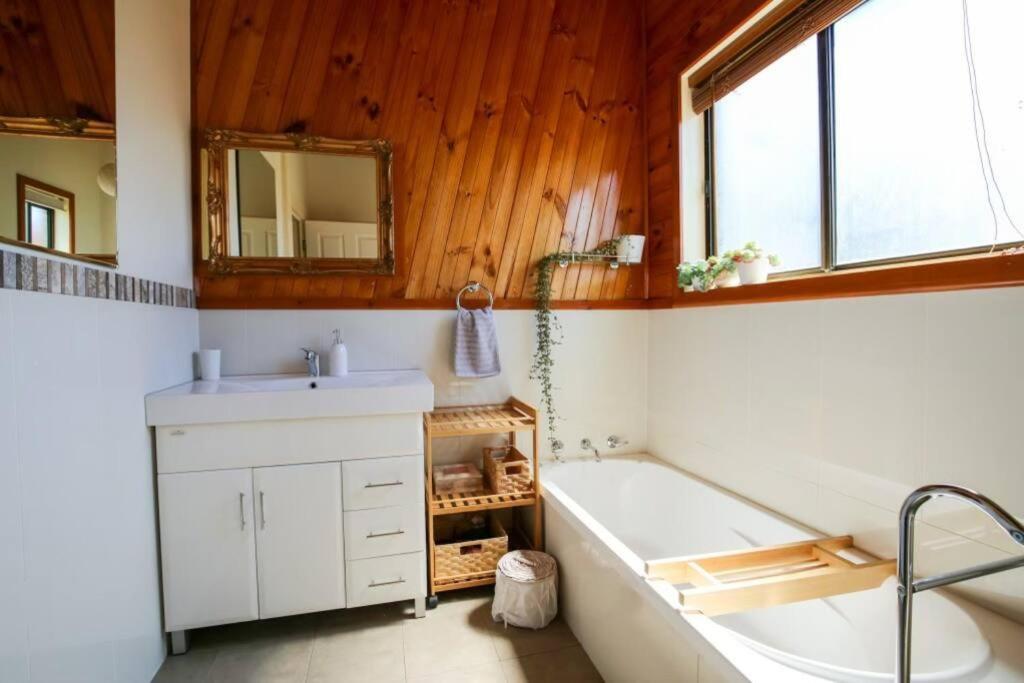 Bridgecroft House - Spacious & Serene Family Home Richmond Dış mekan fotoğraf
